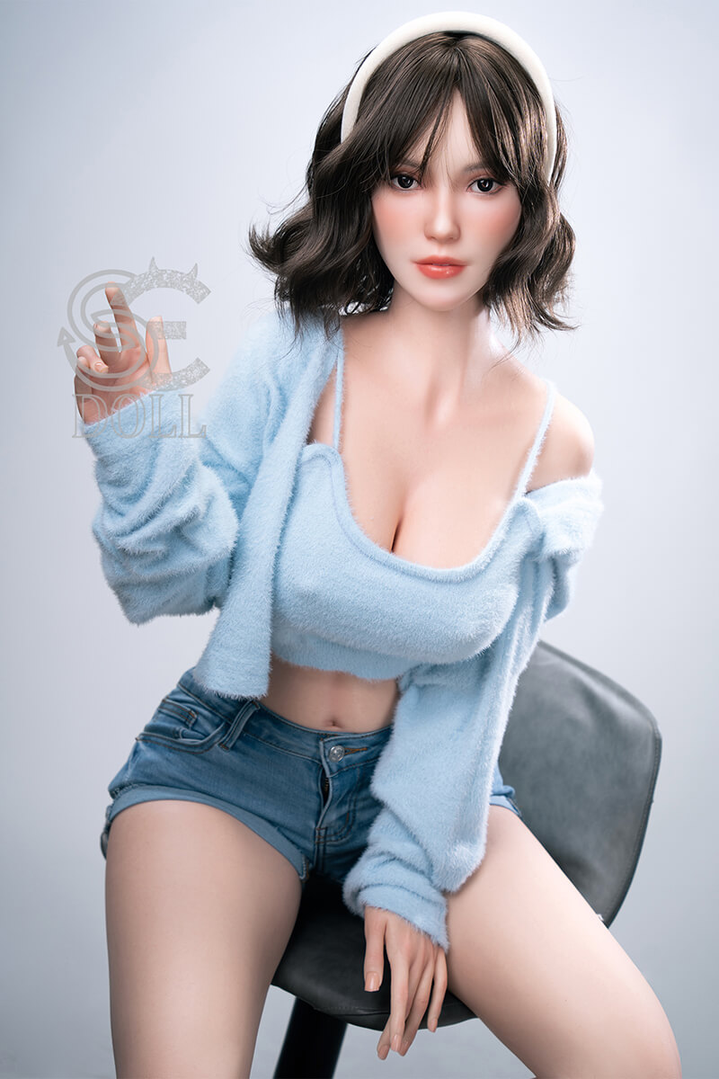 T161cm / 5ft3" C-cup Sylvia.A(Full silicone body with upgraded skin textures)